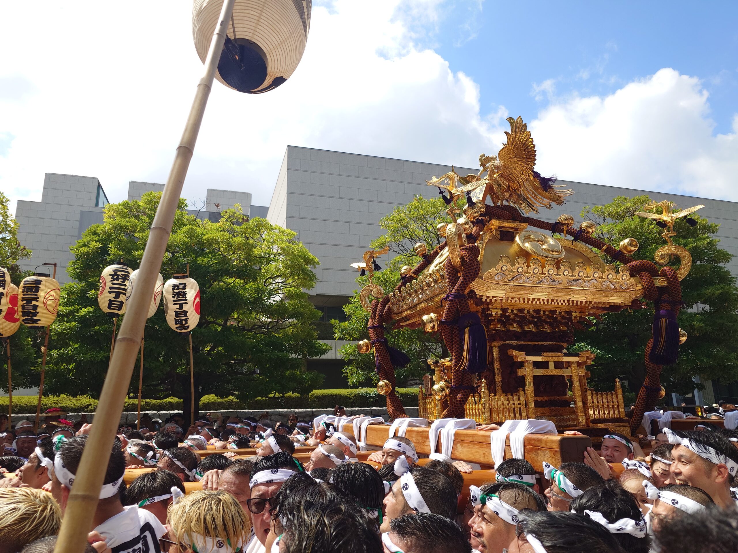 【値下げ】お神輿　二人乗り　特注品 imgrc0102041600.jpg